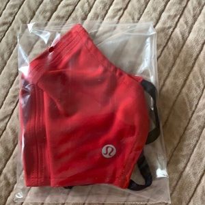Lululemon Double Strap Face Mask